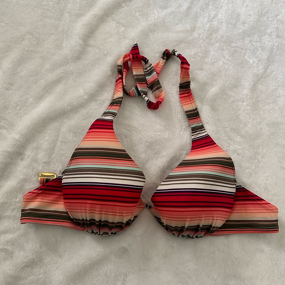 34 DD Victoria’s Secret swim top with padding.